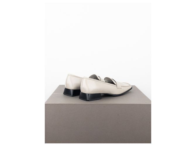 Miu Miu Mocasines de punta cuadrada de los 2000 Blanco - vista 2