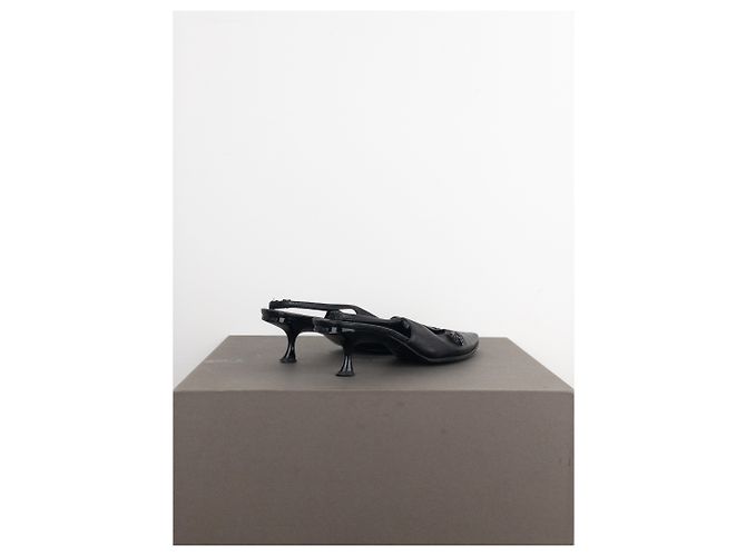 Miu Miu SS00 Tacones kitten de punta afilada con tira trasera Negro - vista 2
