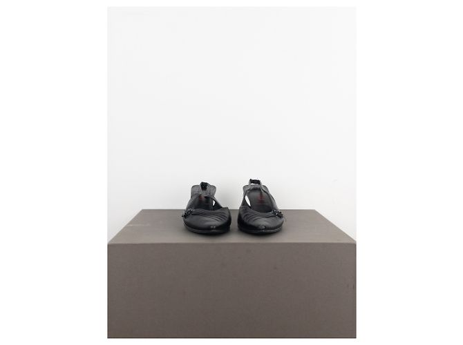 Miu Miu SS00 Tacones kitten de punta afilada con tira trasera Negro - vista 3