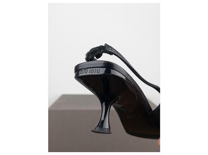 Miu Miu SS00 Tacones kitten de punta afilada con tira trasera Negro - vista 8