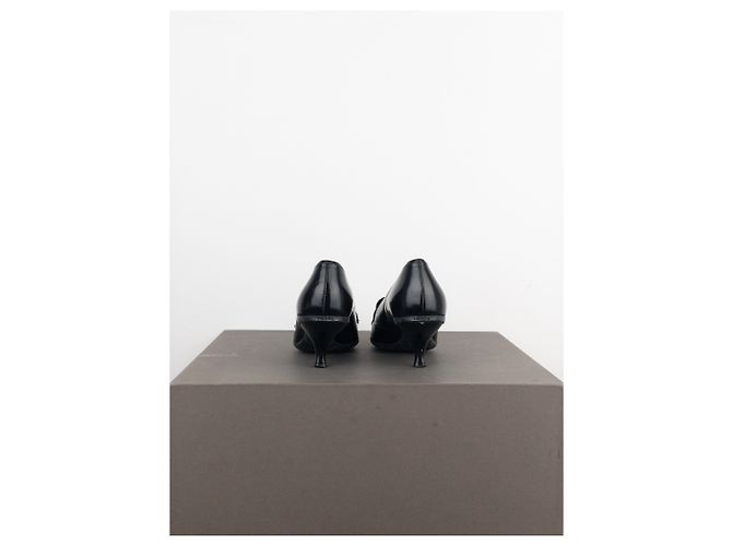 Prada Pumps mit spitzem Absatz aus den 2000er Jahren Schwarz - Ansicht 6