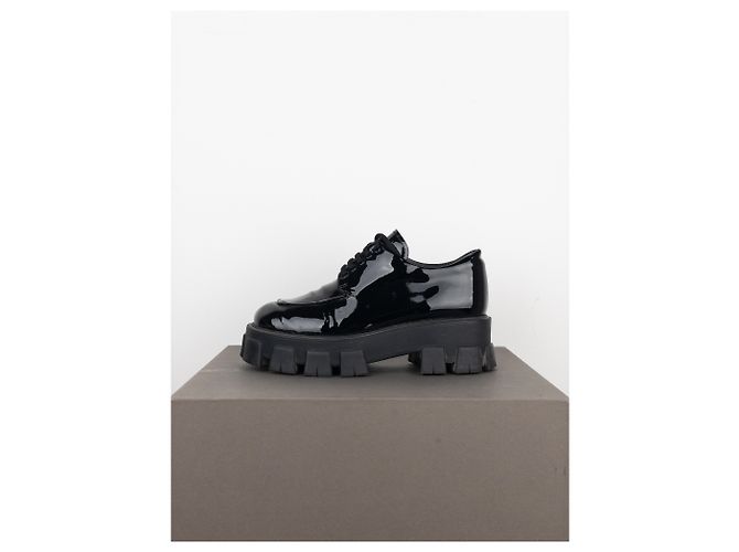 Prada 'Monolith' Derby-Schuhe mit Lug-Sohle Schwarz - Ansicht 3