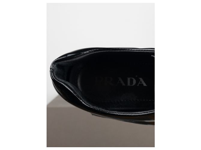 Prada 'Monolith' Derby-Schuhe mit Lug-Sohle Schwarz - Ansicht 8