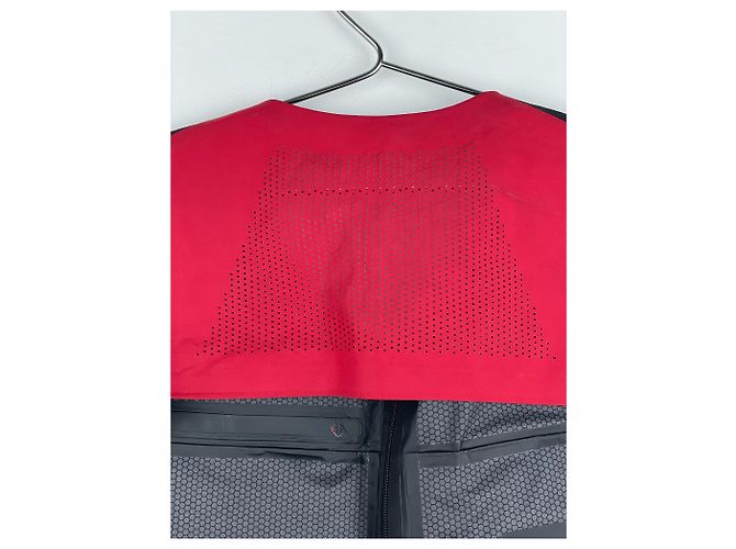 Chaleco cargo corto de shell impermeable Extreme-Tex de Prada Roja - vista 6
