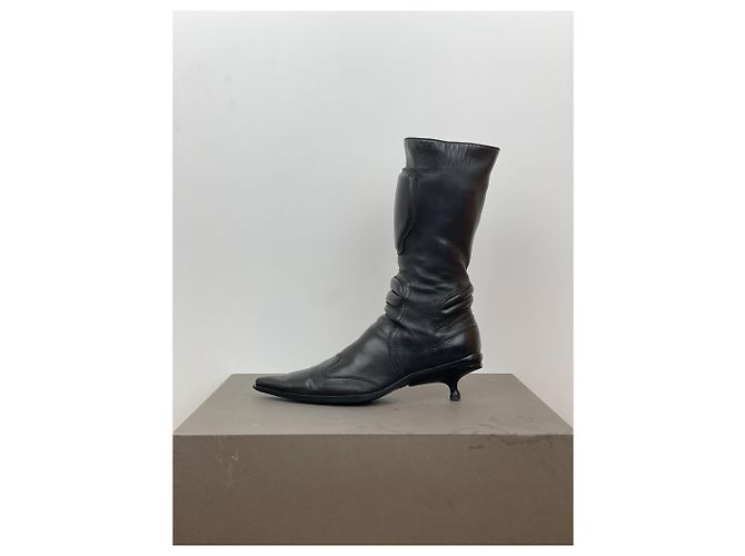 Miu Miu AW99 Kitten Heel Biker Stiefel Schwarz - Ansicht 3