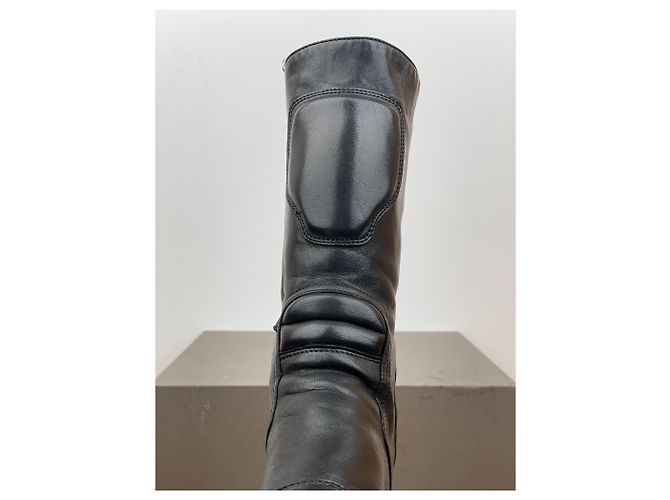 Miu Miu AW99 Kitten Heel Biker Stiefel Schwarz - Ansicht 9