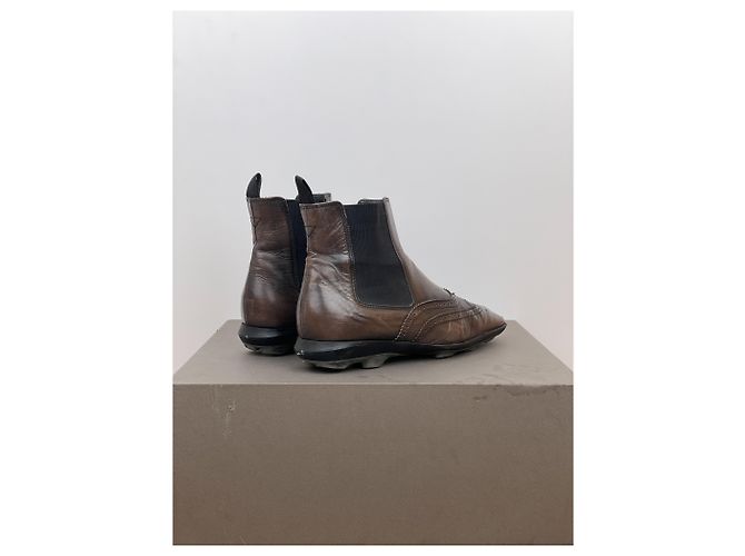 Botas Chelsea brogue de punta cuadrada con suela de picos Miu Miu SS99 Castaño - vista 2