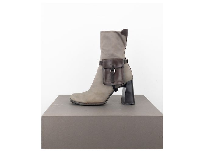 Botas de tobillo de punta cuadrada con bolsillo cargo híbrido Prada AW99 Gris - vista 3