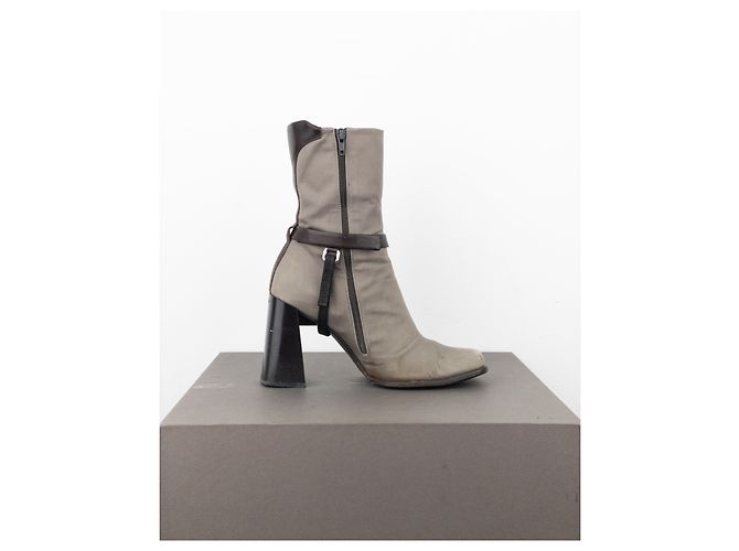 Botas de tobillo de punta cuadrada con bolsillo cargo híbrido Prada AW99 Gris - vista 4