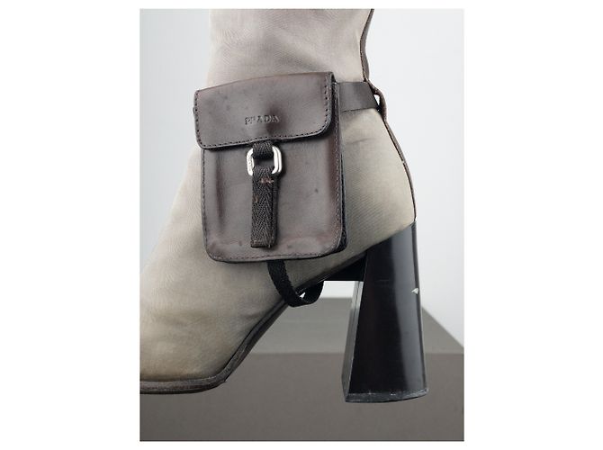 Botas de tobillo de punta cuadrada con bolsillo cargo híbrido Prada AW99 Gris - vista 8