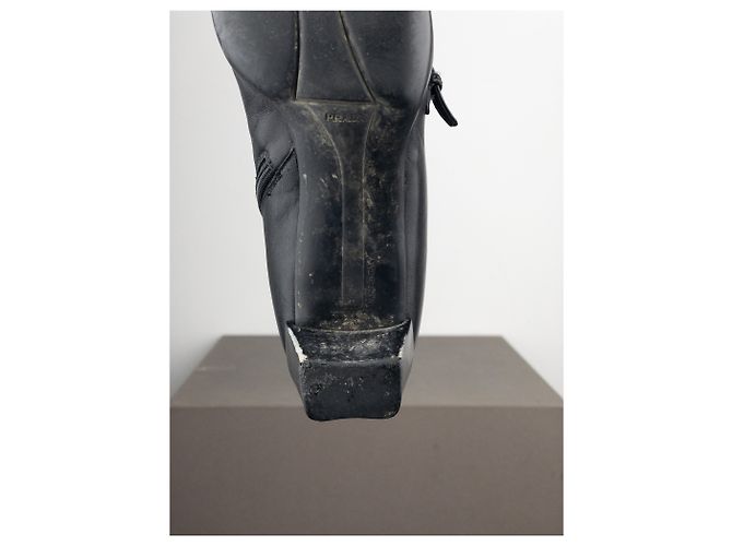 Botines de tacón kitten de punta cuadrada con hebilla deportiva Prada de los 2000 Negro - vista 10