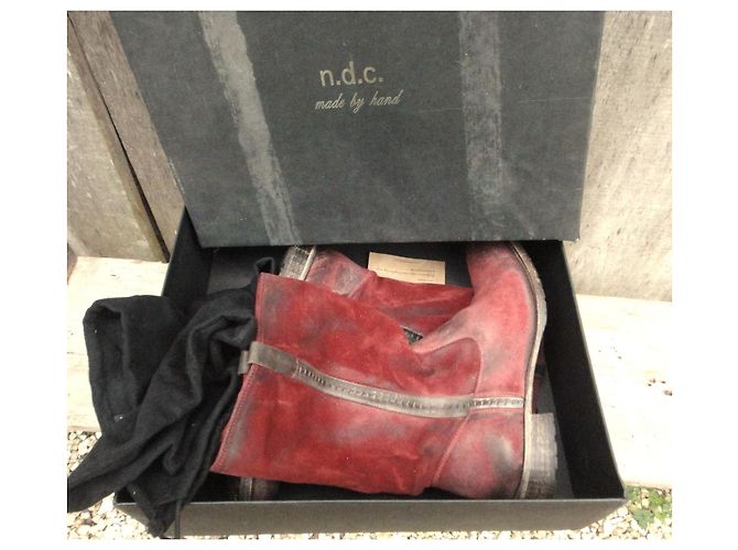 Botines N.D.C. Made By Hand de piel de ciervo roja - vista 6