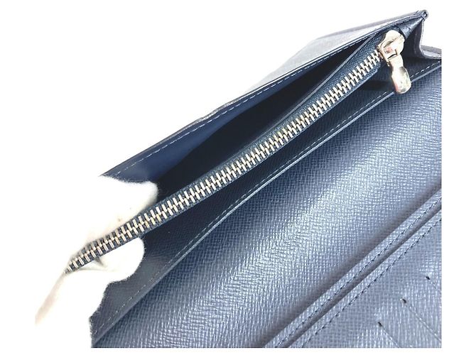 Cartera Larga Brazza en Taiga Louis Vuitton Azul - vista 10