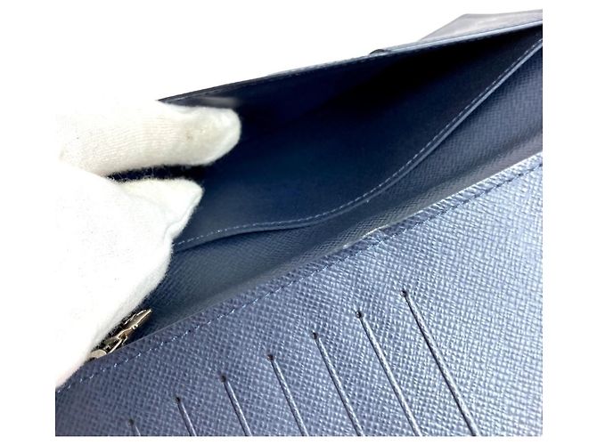 Cartera Larga Brazza en Taiga Louis Vuitton Azul - vista 13