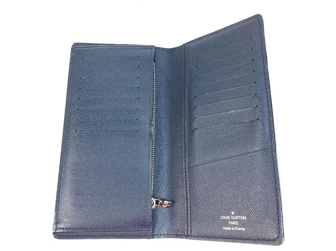 Cartera Larga Brazza en Taiga Louis Vuitton Azul - vista 8