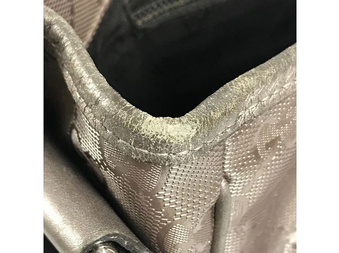Borsa a tracolla con patta e logo GG stampato di Gucci Metallico - vista 15