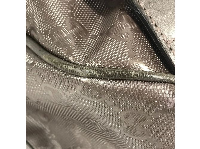 Borsa a tracolla con patta e logo GG stampato di Gucci Metallico - vista 8