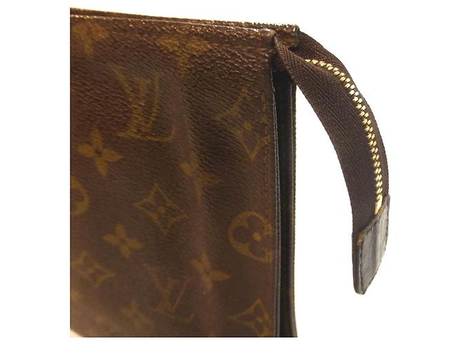 Louis Vuitton Pochette 26 Monogramma - 834 Marrone - vista 3