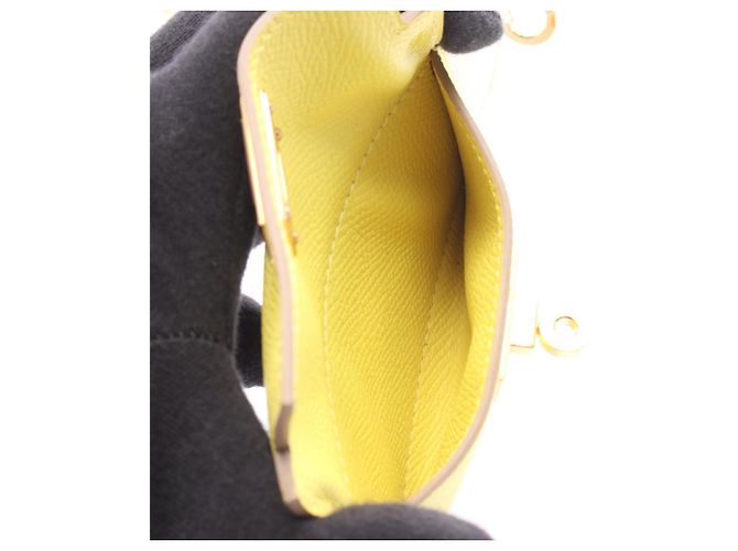 Cinghia a Spalla Kelly Pocket di Hermès Crudo Giallo - vista 6