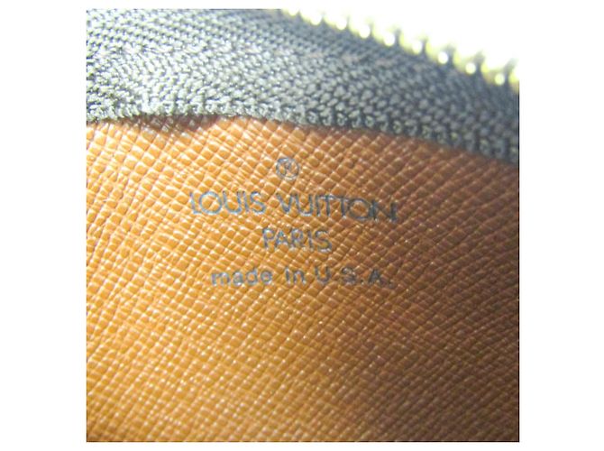 Louis Vuitton Monogram Key Case M62650 Brown - view 8