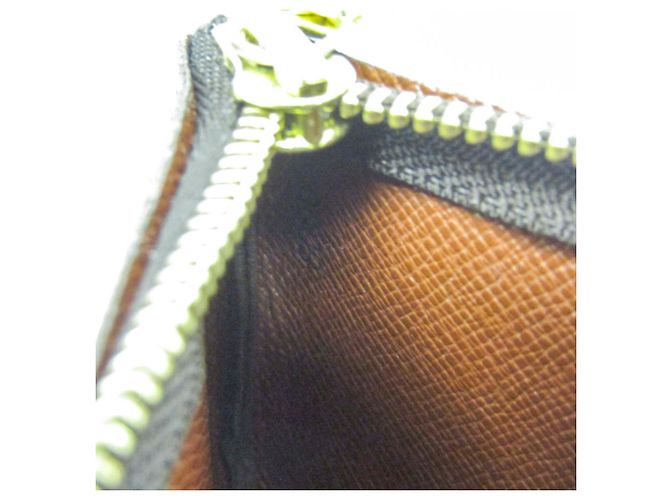 Louis Vuitton Monogram Key Case M62650 Brown - view 9