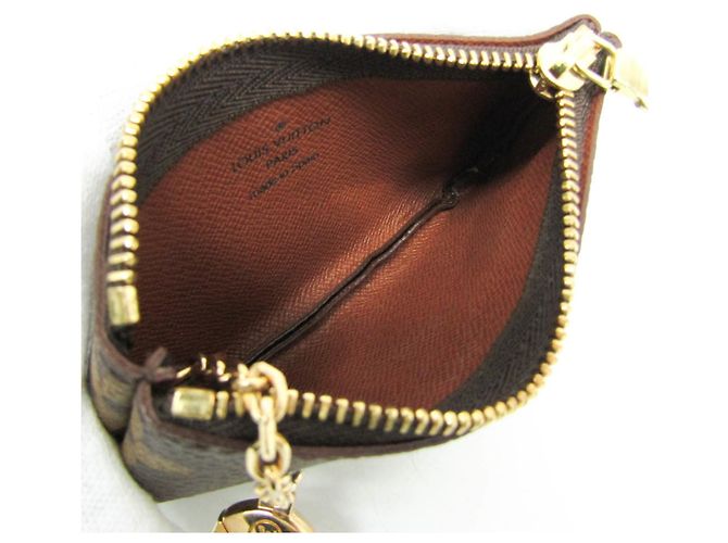 Llave Monograma Louis Vuitton Castaño - vista 3