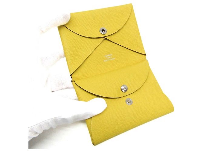 Hermès Tarjetero Calvi Duo de cuero Epsom Hermes Amarillo - vista 3