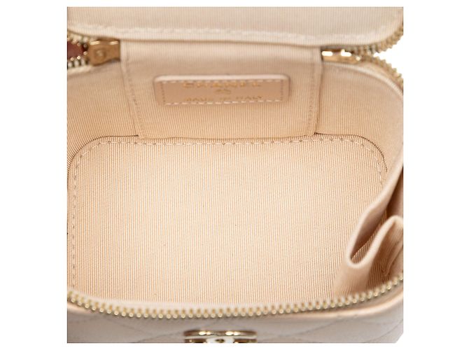 Chanel Mini Vanity Case in Caviar Iridescente Marrone con Catena e Perla in Alto Beige - vista 4