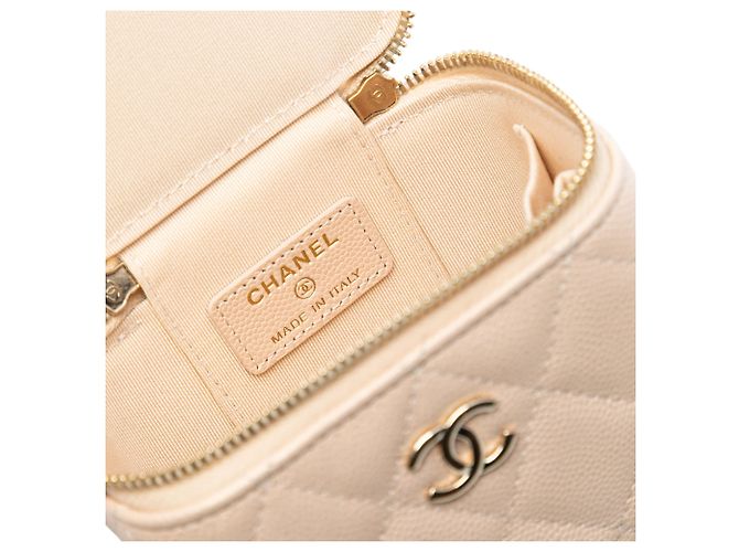 Chanel Mini Vanity Case in Caviar Iridescente Marrone con Catena e Perla in Alto Beige - vista 5