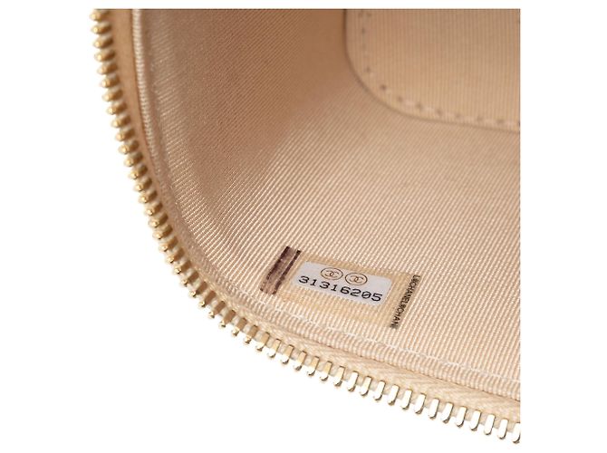 Chanel Mini Vanity Case in Caviar Iridescente Marrone con Catena e Perla in Alto Beige - vista 6