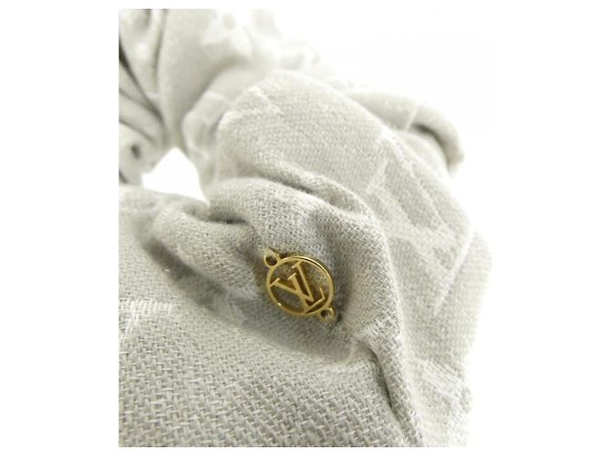 Scrunchie Louis Vuitton in denim jacquard Monogram Beige Crudo - vista 3