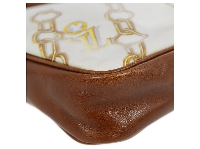 Pochette in PVC stampata in seta Louis Vuitton Charms Marrone - vista 6