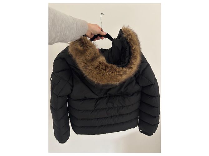 Doudoune Moncler noire avec capuche en fourrure - vue 3