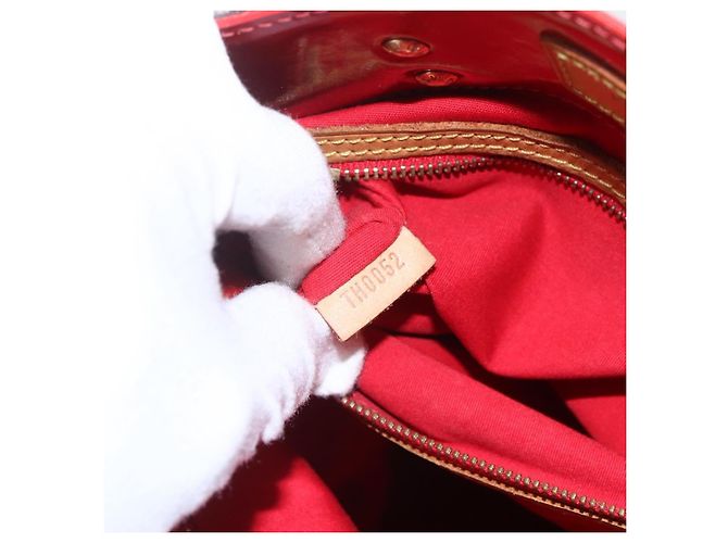Borsa Reade Monogram Vernis MM Louis Vuitton Rosso - vista 7