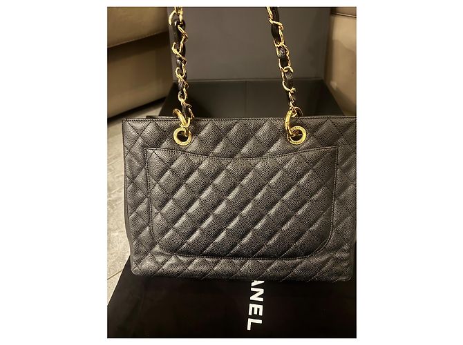 Chanel GST Tasche aus schwarzem genarbtem Leder - Ansicht 4