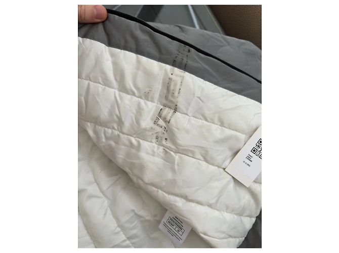 Grau/silberne gesteppte Jacke Chanel 17B mit Buchstabenmonogramm-Logo FR 36 - Schwarzes Band - Ansicht 13