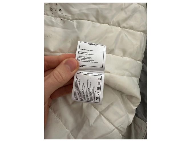 Grau/silberne gesteppte Jacke Chanel 17B mit Buchstabenmonogramm-Logo FR 36 - Schwarzes Band - Ansicht 8