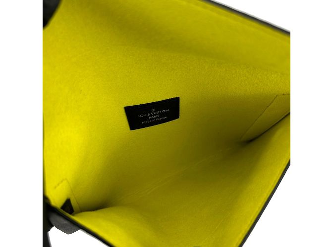 Borsa Clutch Alpha Triple di Louis Vuitton Marrone Nero - vista 18