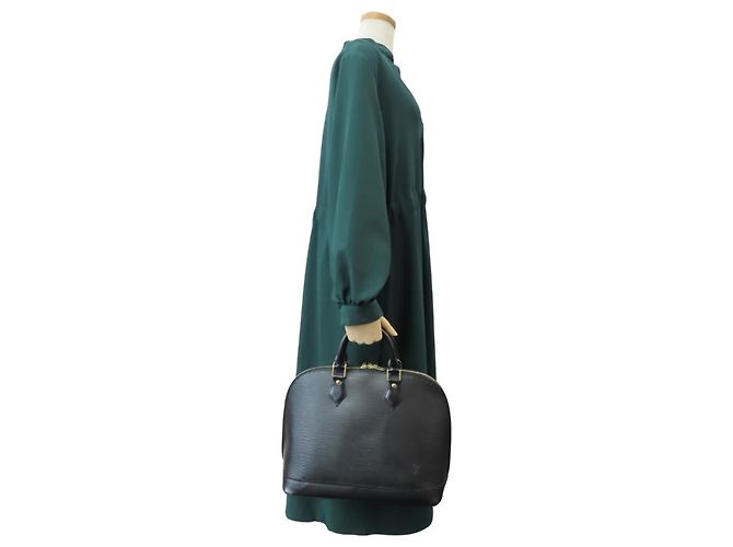 Borsa Louis Vuitton Alma in pelle Epi nera Nero - vista 29