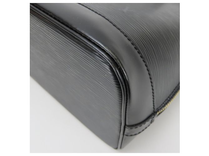 Borsa Louis Vuitton Alma in pelle Epi nera Nero - vista 8