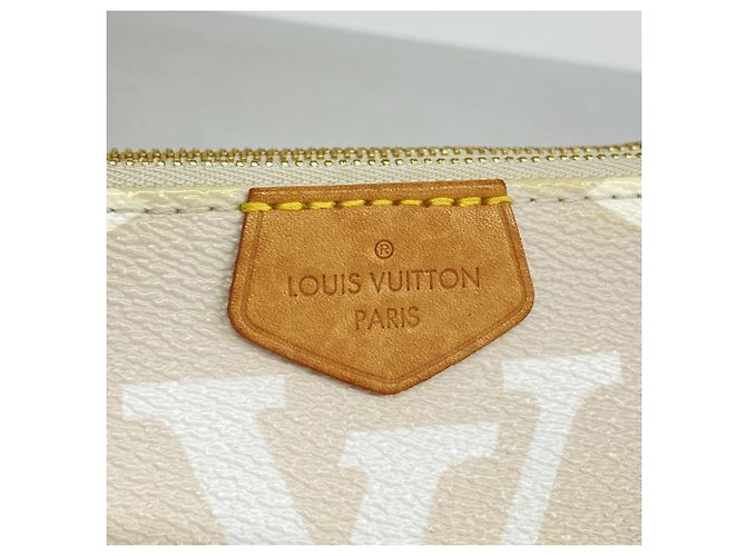Multi Pochette Borsa a Spalla Multi-Pochette Accessoires By the Pool di Louis Vuitton Beige - vista 11