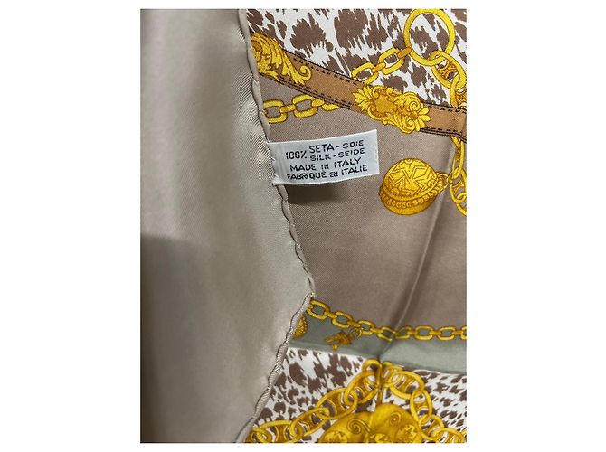 Foulard Céline in seta stampa animalier e catene dorate Marrone Bianco Beige D'oro - vista 12