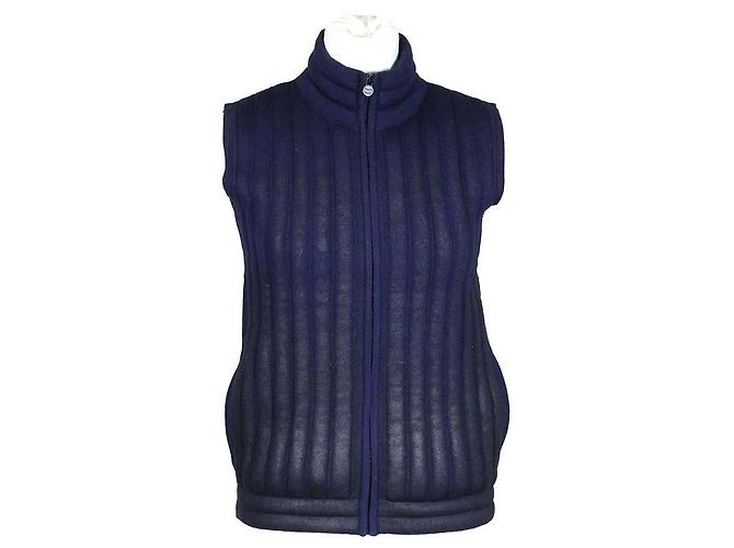 Ärmellose Chanel-Weste in Marineblau mit Stepp-Effekt - Ansicht 3