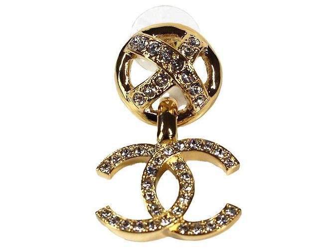 Orecchini pendenti forati Chanel, decorati con il logo CC D'oro - vista 2