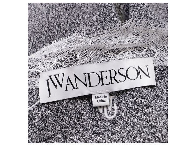 Camiseta sem mangas em algodão cinza com detalhe em renda V-Neck da Jw Anderson - vista 5