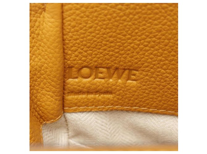 LOEWE Mini borsa a tracolla Hammock in pelle per donne - Giallo - vista 5