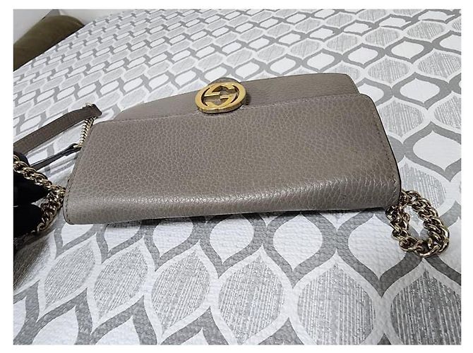 GUCCI Leder Geldbörse mit Dollar Interlocking G Klappe an Kette Grau - Ansicht 9