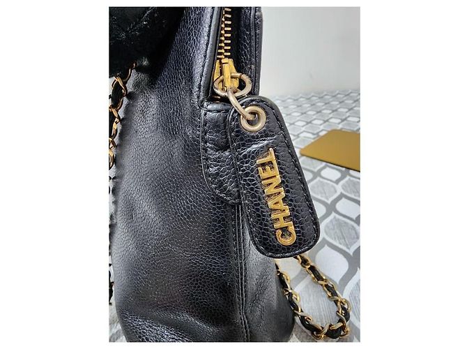 Borsa a spalla in caviale con logo ricamato Chanel nera Nero - vista 10