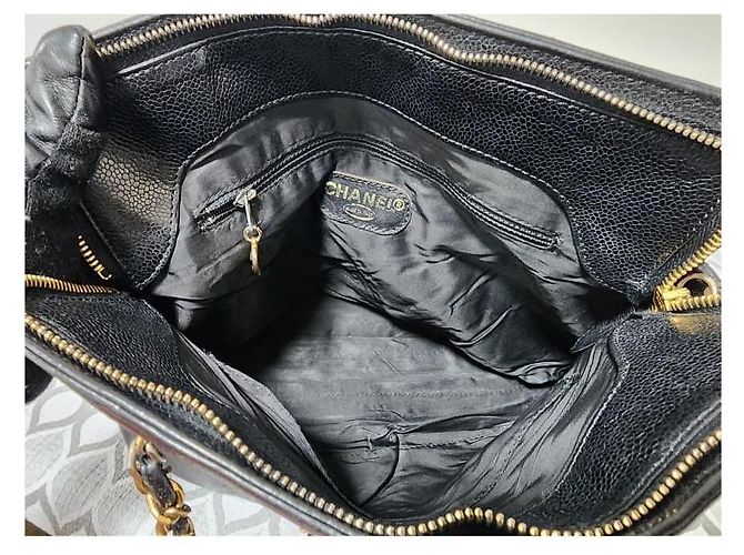 Borsa a spalla in caviale con logo ricamato Chanel nera Nero - vista 15