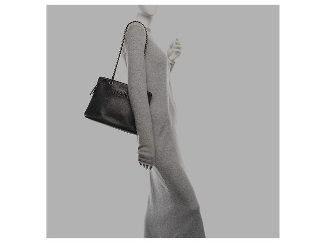 Borsa a spalla in caviale con logo ricamato Chanel nera Nero - vista 18